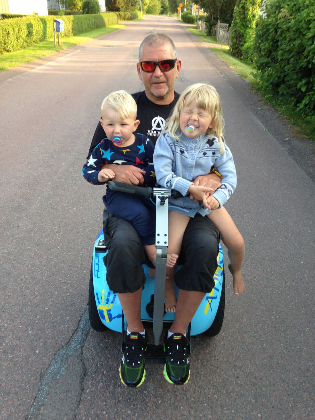 Luv2Move-kund på självbalanserande elrullstol – Familjeliv